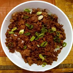 Absolutely delicious. I didn't use the cucumber, tomato, or the chilis as I just.. didn't have it. This dish tastes so good. Sometimes if I'm broke and I don't have anything I'll just use meat, brown sugar, Worcestershire, and powdered spices. It's not as delicious but it's still really good.