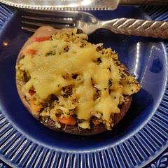 

These stuffed portobello mushrooms were delicious & so easy to make.  It helps so much to prep even just a few ingredients ahead.

I had 3 huge mushrooms & very tiny baby one.

Now, because of this interesting situation, I ended up with leftover filling.
For the first time, I used 2 cans of canned, flaked chicken.  One shortcut I think I'll use again!

Tasty & easy- definitely will make again.