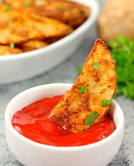 Baked Garlic Parmesan Potato Wedges