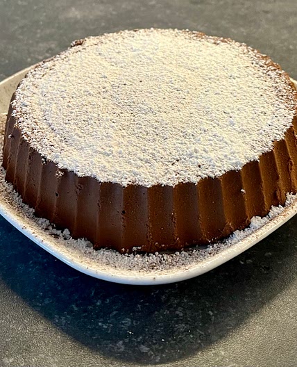 2 ingredient  dark chocolate mousse cake