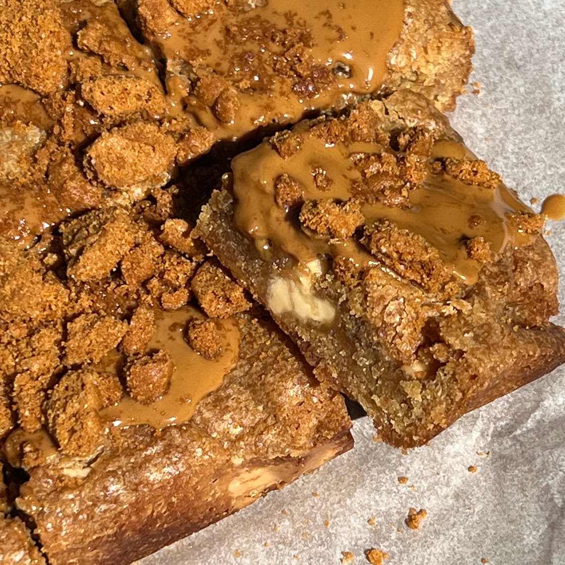 Vegan Biscoff Blondies